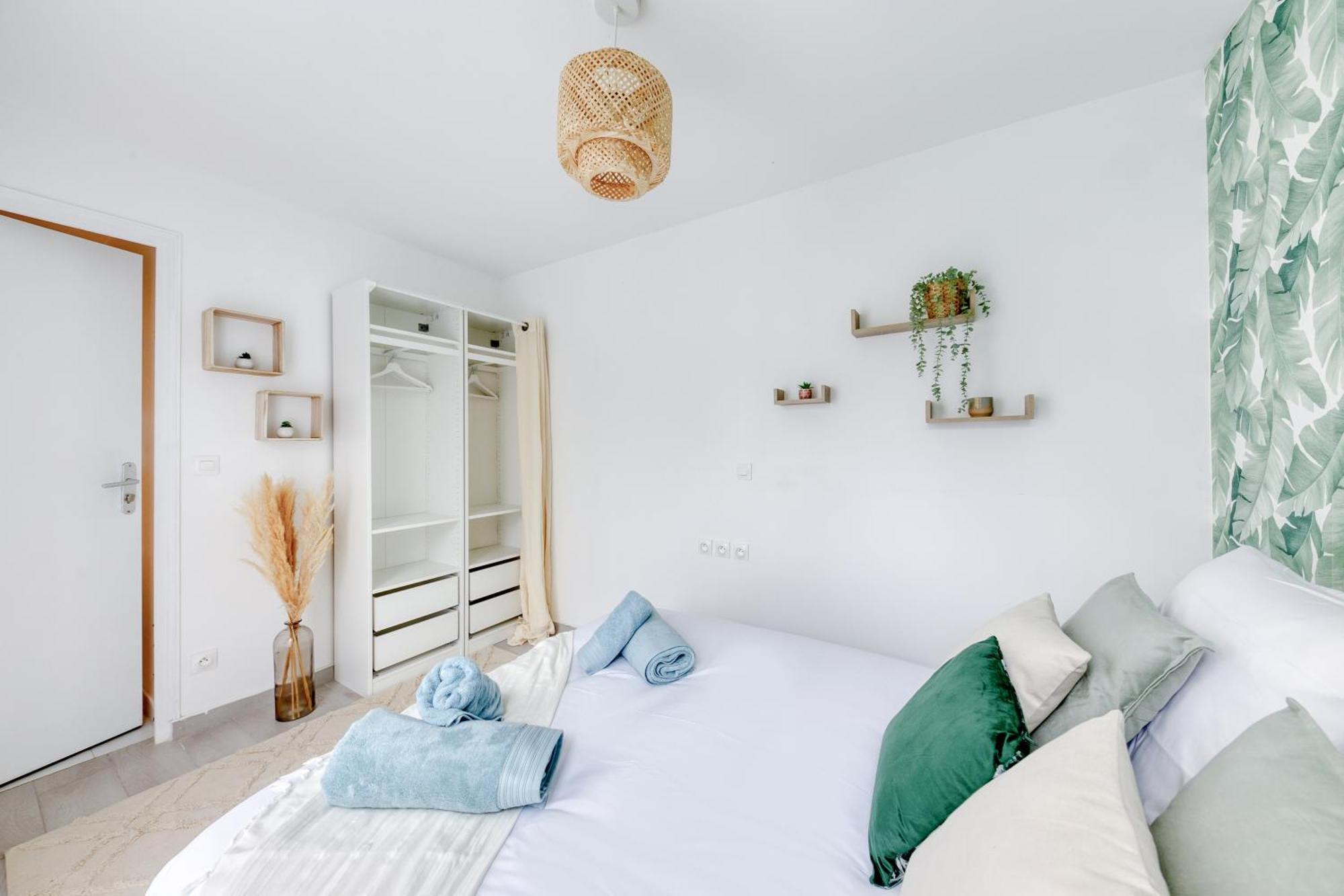 לה קורנב Appartement - 4 Personnes - Parking Prive - Metro 7 - Rer B מראה חיצוני תמונה