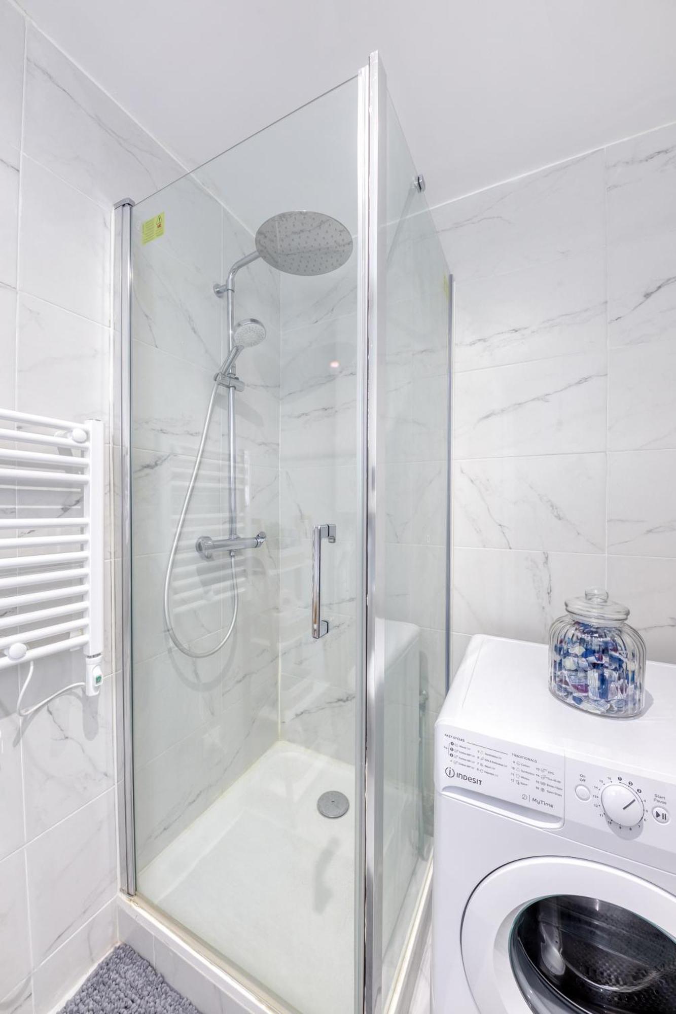 לה קורנב Appartement - 4 Personnes - Parking Prive - Metro 7 - Rer B מראה חיצוני תמונה