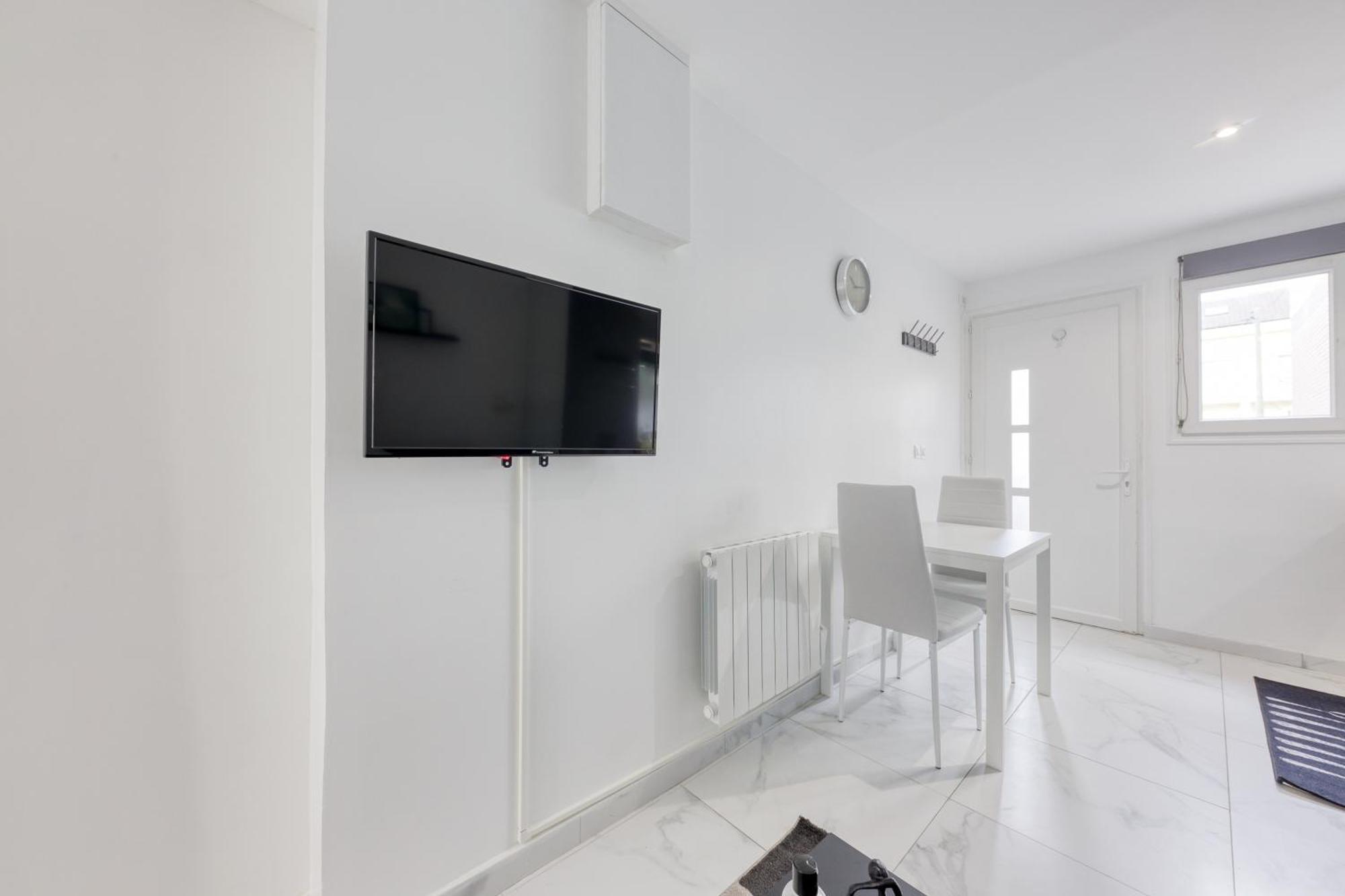 לה קורנב Appartement - 4 Personnes - Parking Prive - Metro 7 - Rer B מראה חיצוני תמונה