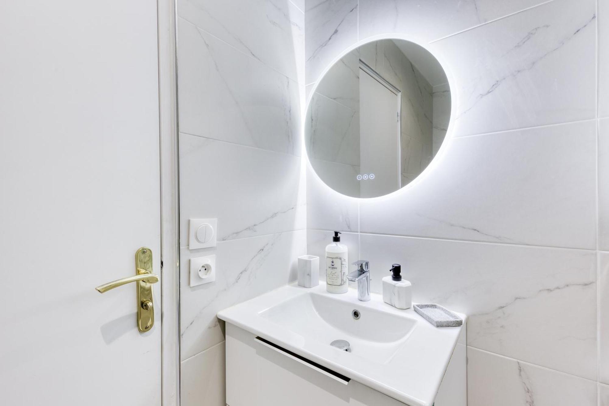 לה קורנב Appartement - 4 Personnes - Parking Prive - Metro 7 - Rer B מראה חיצוני תמונה